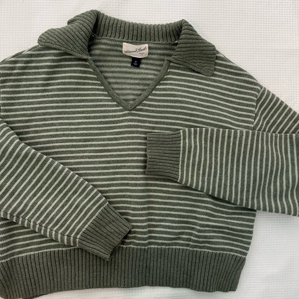Universal Threads Sweater Spring Size Medium - image 1